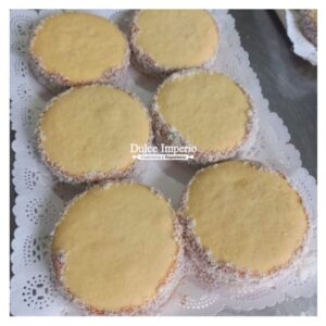 Bandeja alfajor maicena manjar coco.